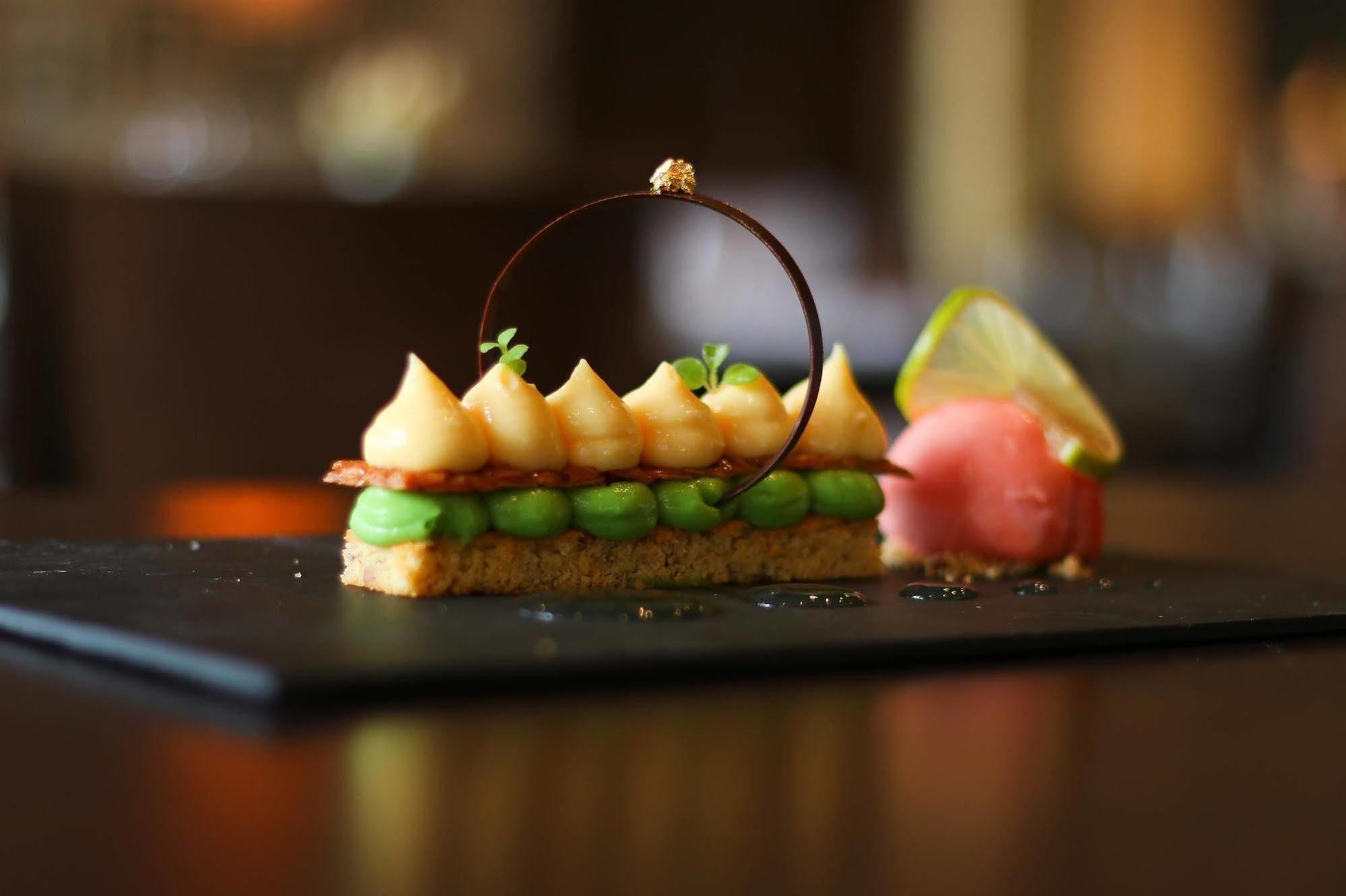 Best Western Plus Hotel & Spa De Chassieu Bagian luar foto